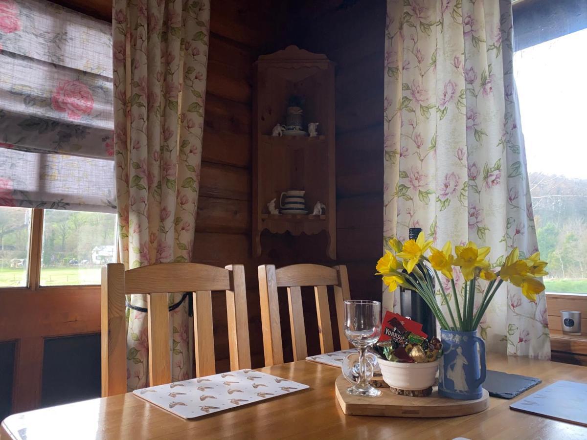 Log Home Village Ulverston Exterior foto